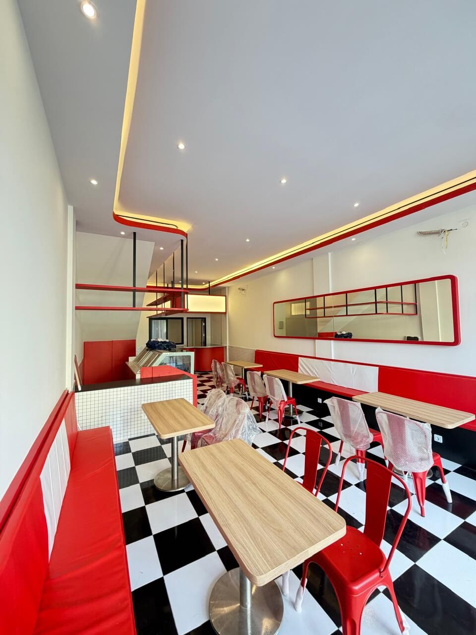 Burger Patty restaurant interior by OMAIKA Home